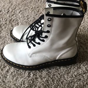 Women’s doc marten boots